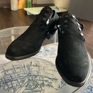 M4D3 Black western bootie size 6